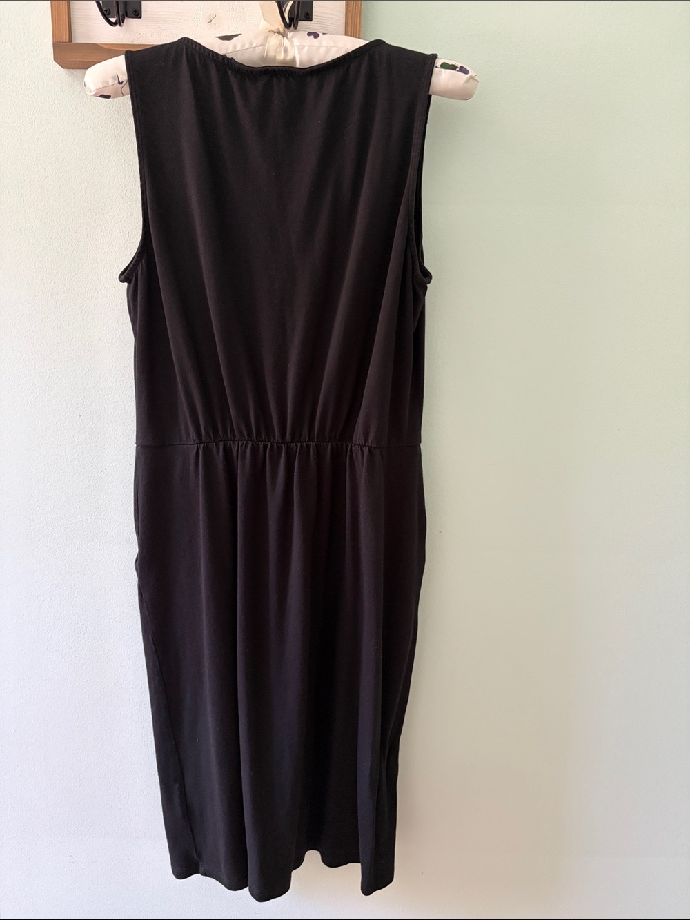 Boden Black Sleeveless Midi Dress with V-Neck and Pockets - Picture 4 of 4
